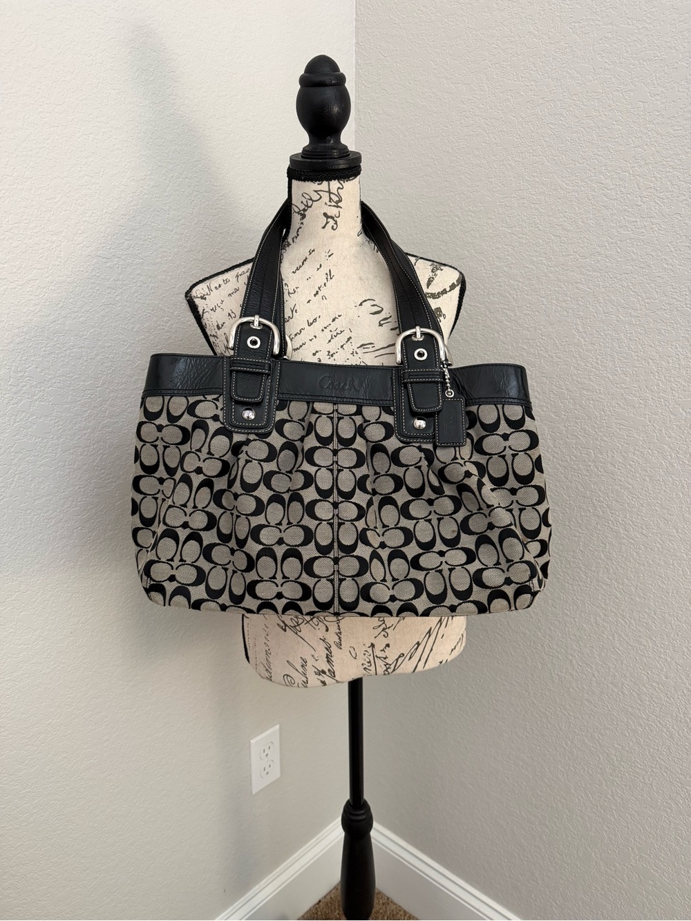 Coach Soho Black Gray Signature C Large Buckle Strap Tote Shoulder/Satchel Bag